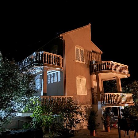 Spacious Apartment Amaros Korcula Town Exterior photo