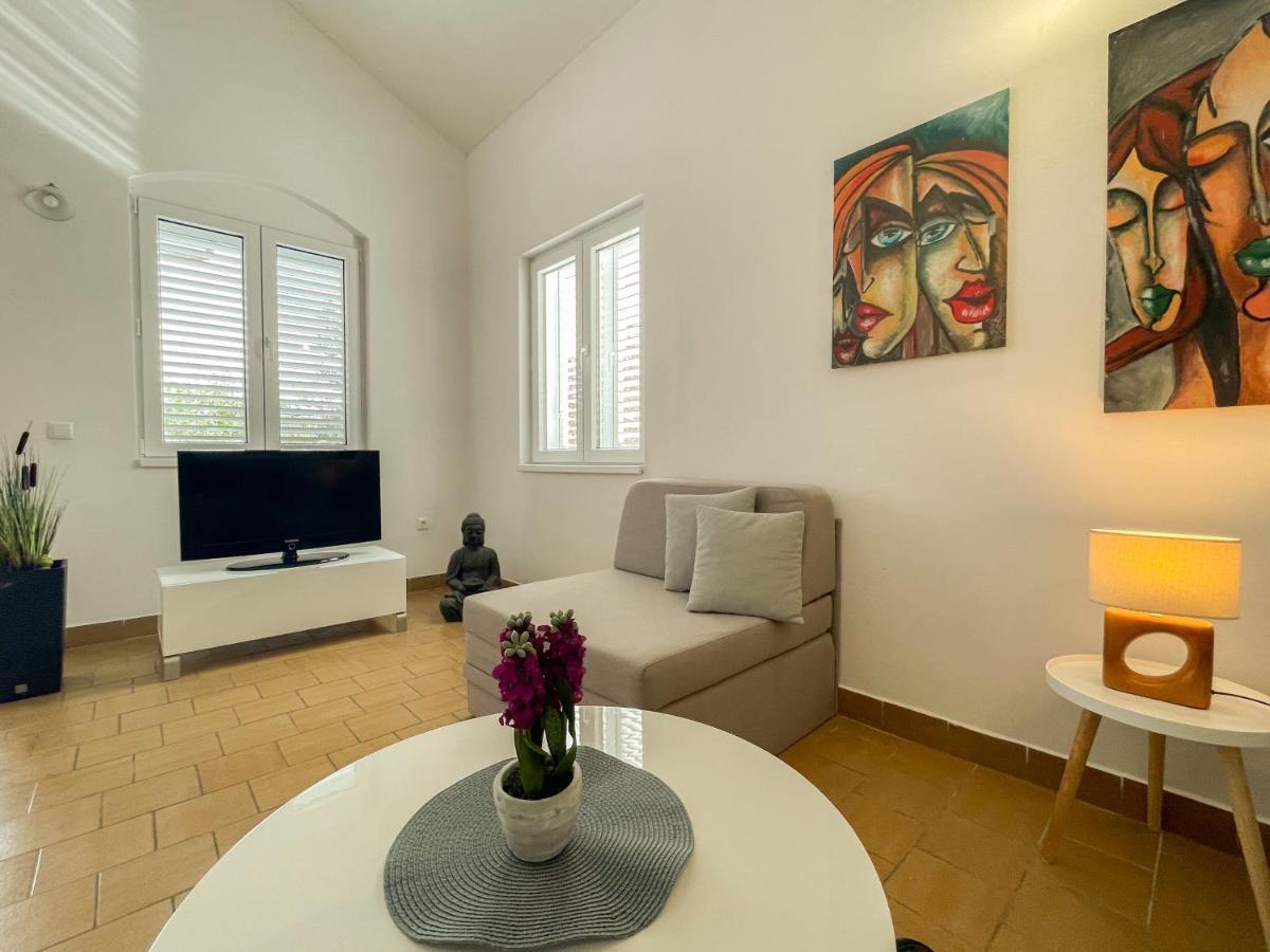 Spacious Apartment Amaros Korcula Town Exterior photo