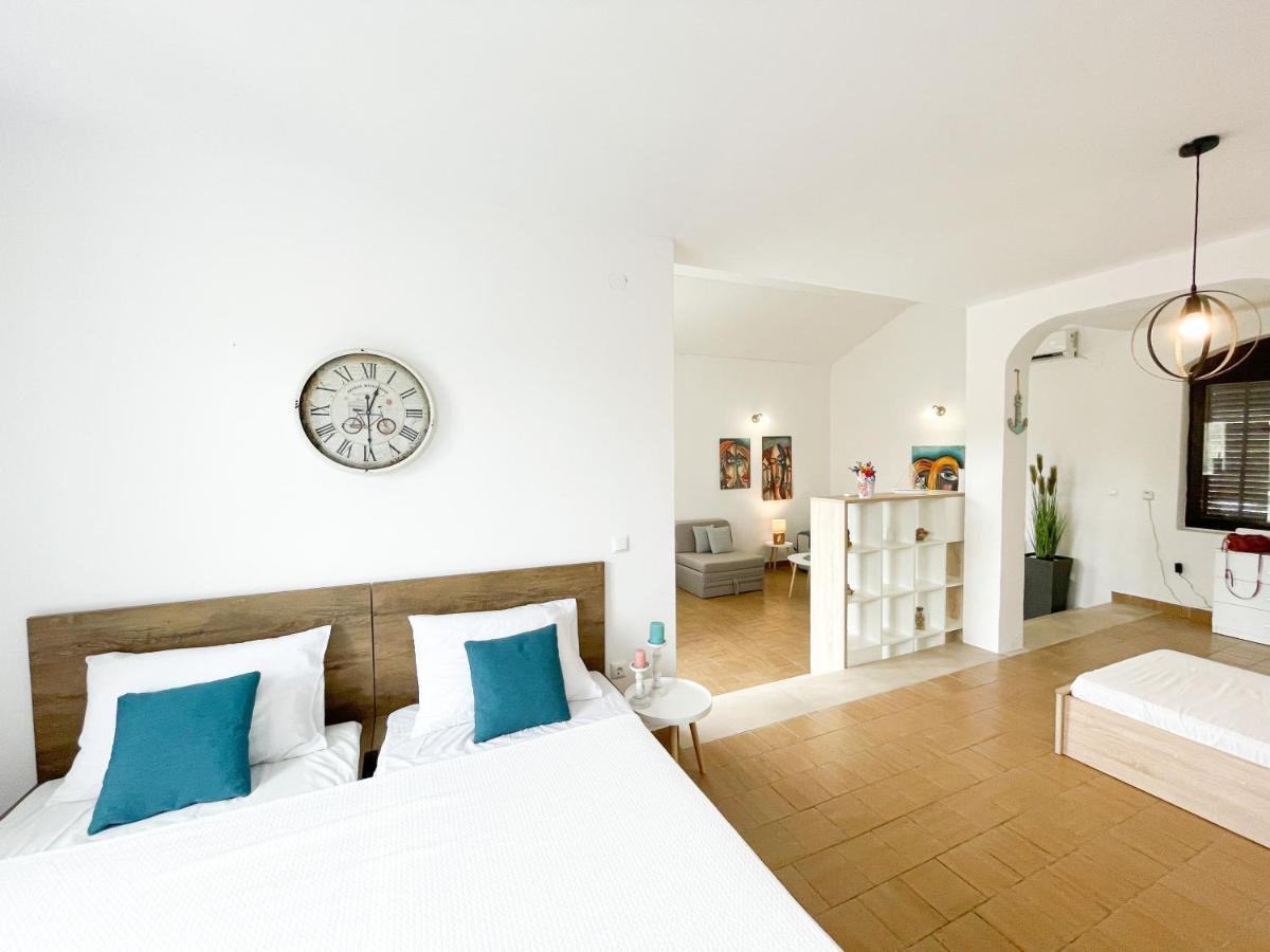 Spacious Apartment Amaros Korcula Town Exterior photo