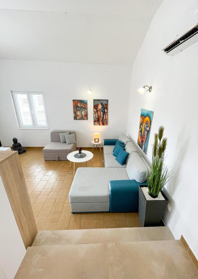 Spacious Apartment Amaros Korcula Town Exterior photo